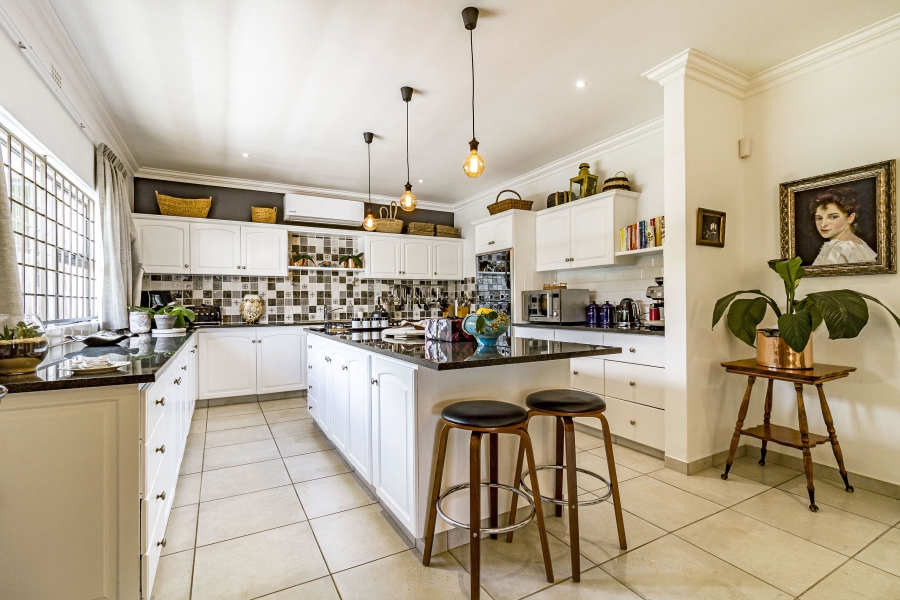 6 Bedroom Property for Sale in La Concorde Western Cape